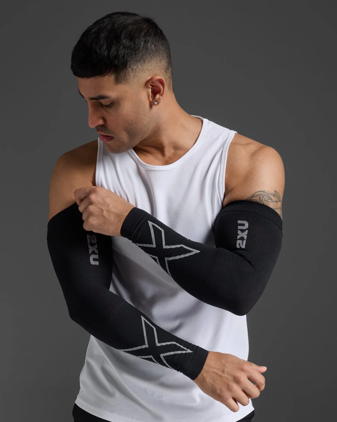 2XU Unisex Flex Run Compression Arm Sleeves UA4009A - Image 2