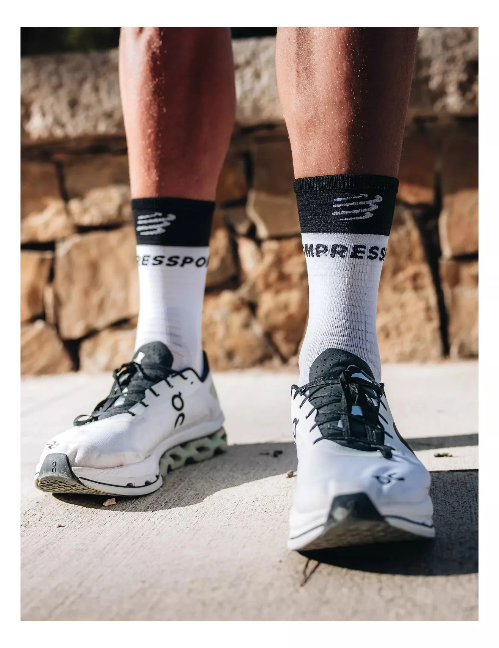 Compressport Mid Compression Socks V2.0 - Image 3