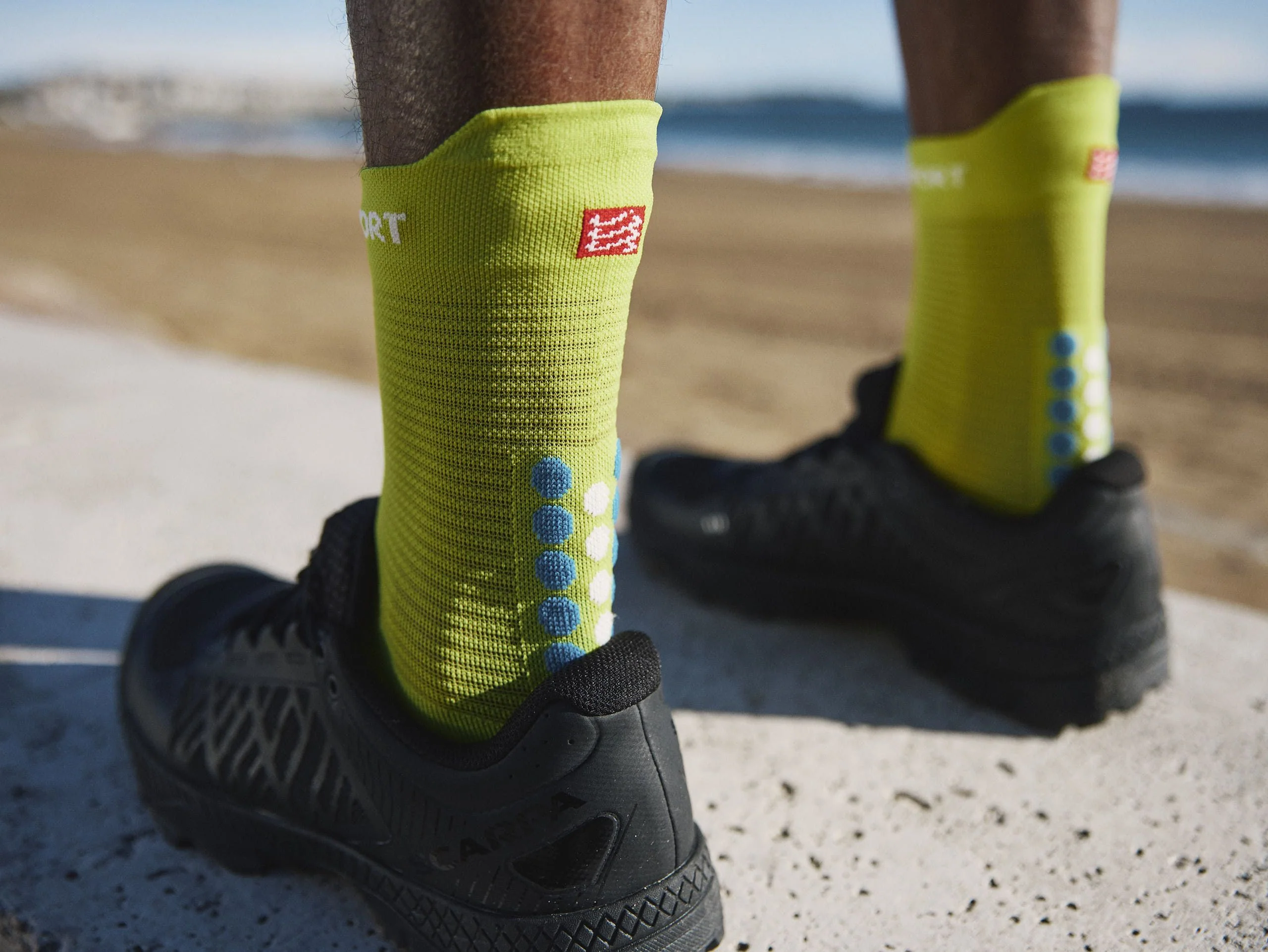 Compressport Pro Racing Socks V4.0 Run High - Image 4