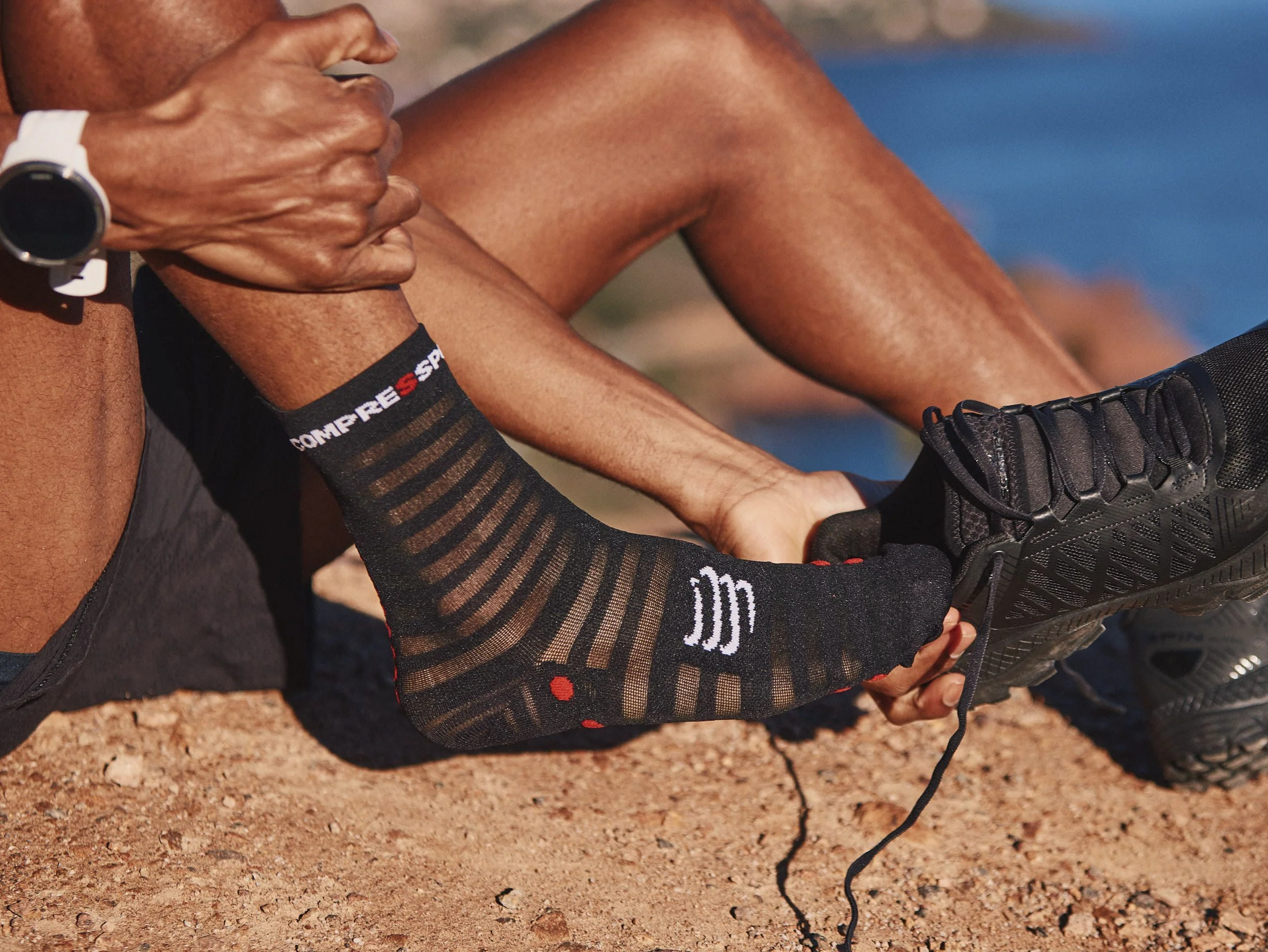 Compressport Pro Racing Socks V4.0 Ultralight Run High - Image 3