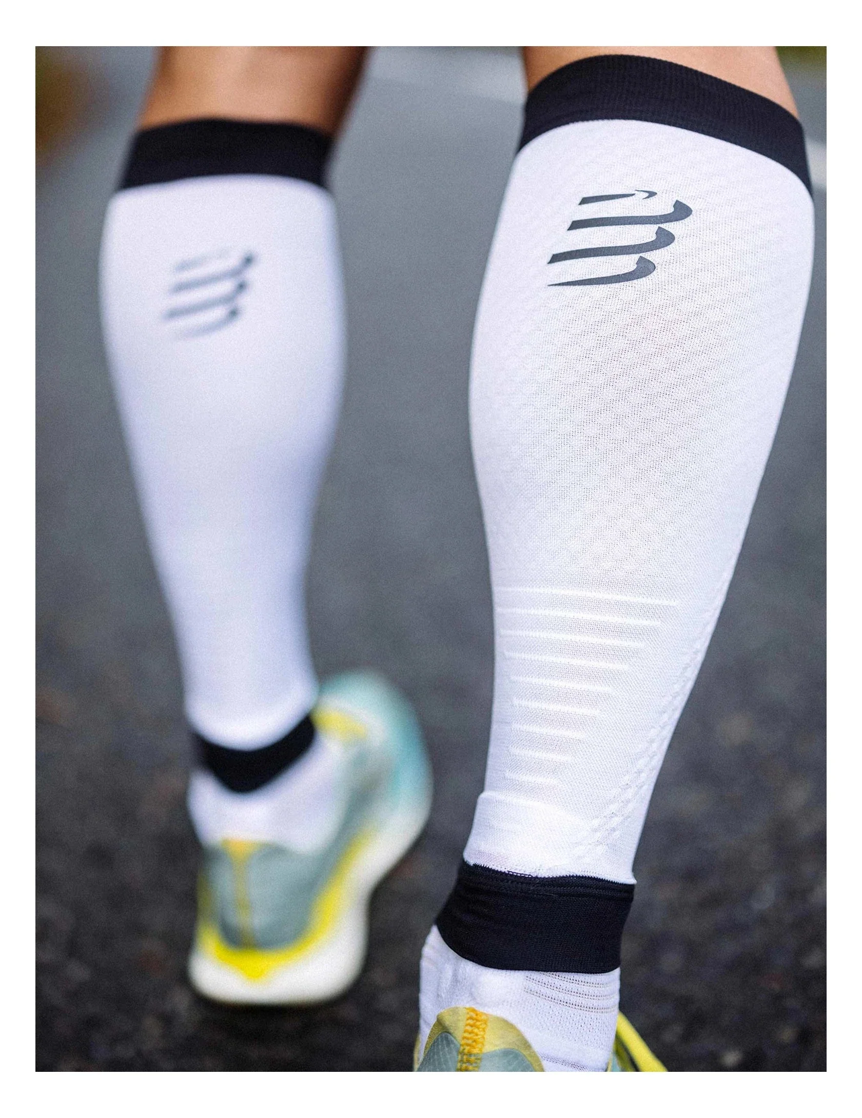 Compressport R2 3.0 Calf Sleeves - Image 3