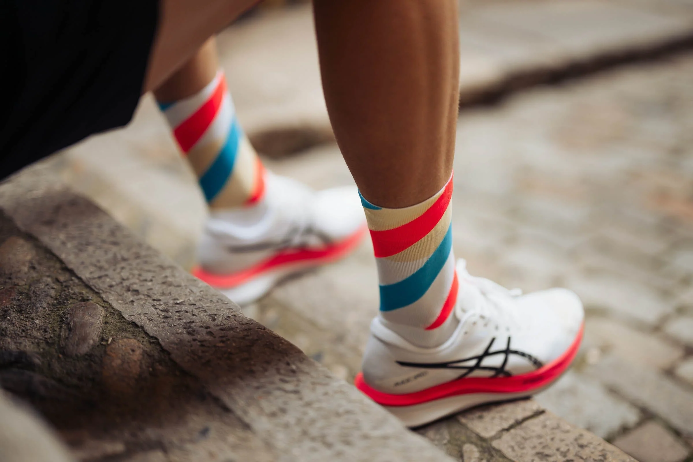 Incylence Running Loops White Blue Inferno Socks - Image 5