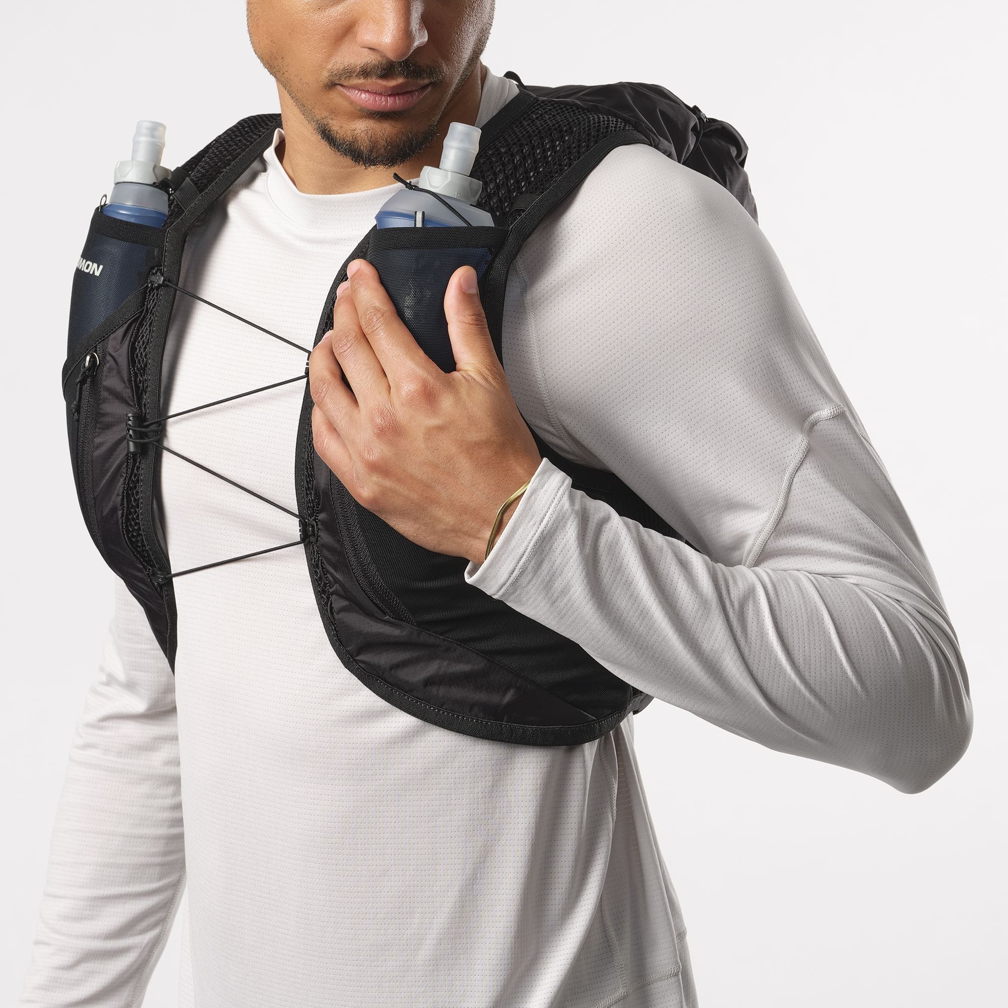 Salomon Active Skin 12 Unisex Running Vest - Image 5
