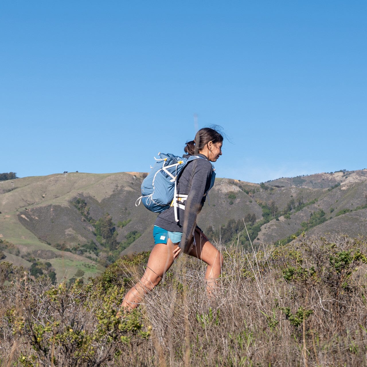Ultimate Direction Fastpackher 30 2.0 Women's Backpack - Image 10