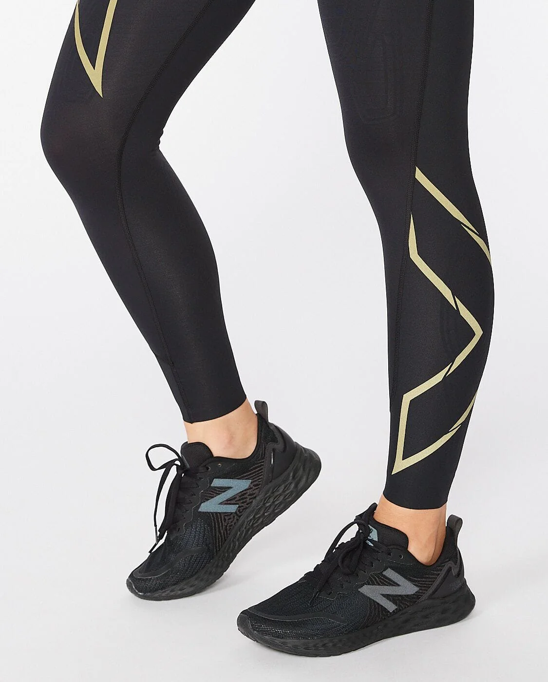 2XU Women's Light Speed Mid-Rise Compression Tights WA6523B - Image 12