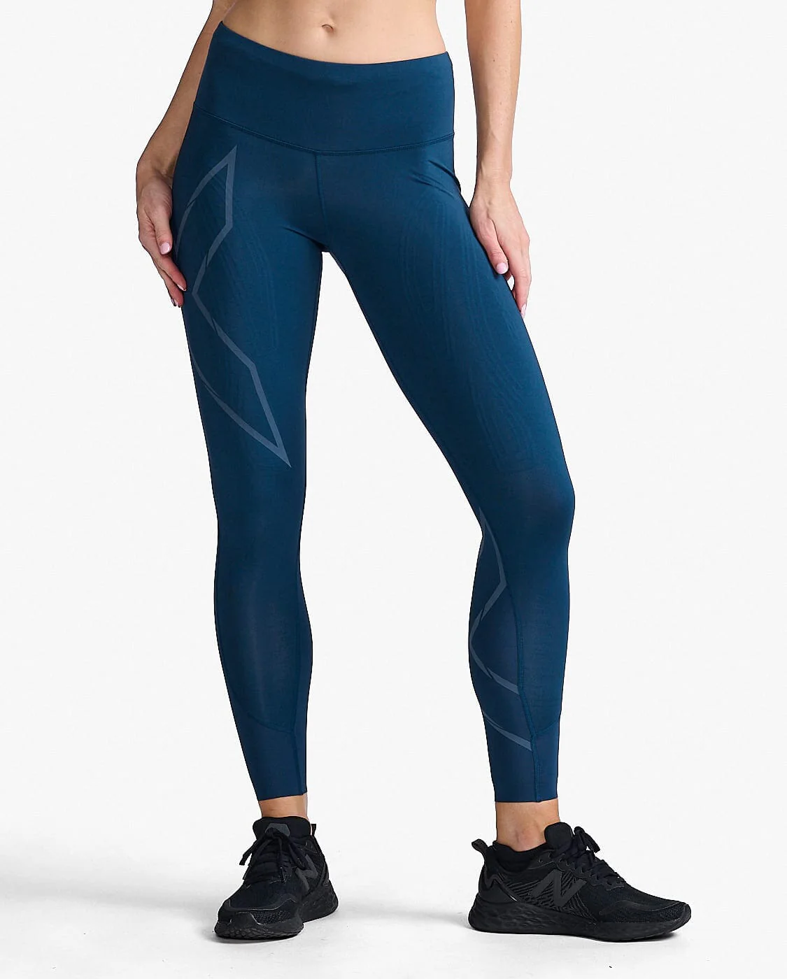 2XU Women's Light Speed Mid-Rise Compression Tights WA6523B - Image 18