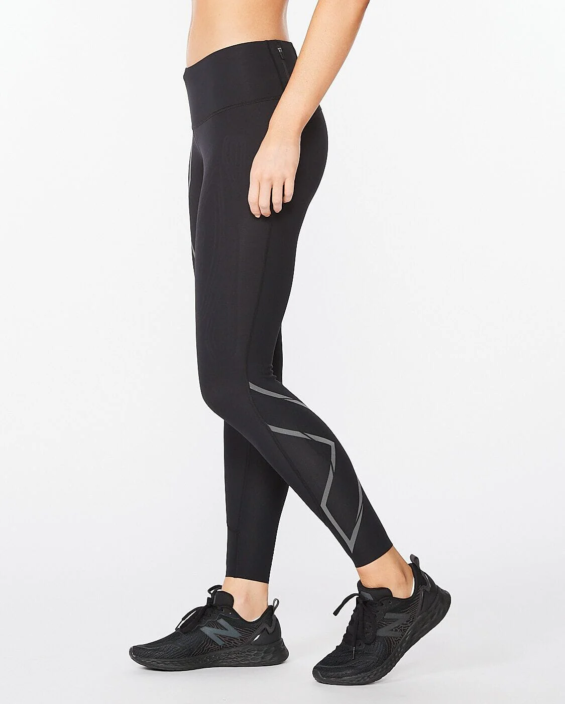 2XU Women's Light Speed Mid-Rise Compression Tights WA6523B - Image 3